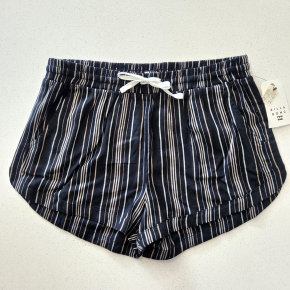 Billabong Pants - 🍉 NWT Billabong Black Stripped Beach Shorts Size Medium